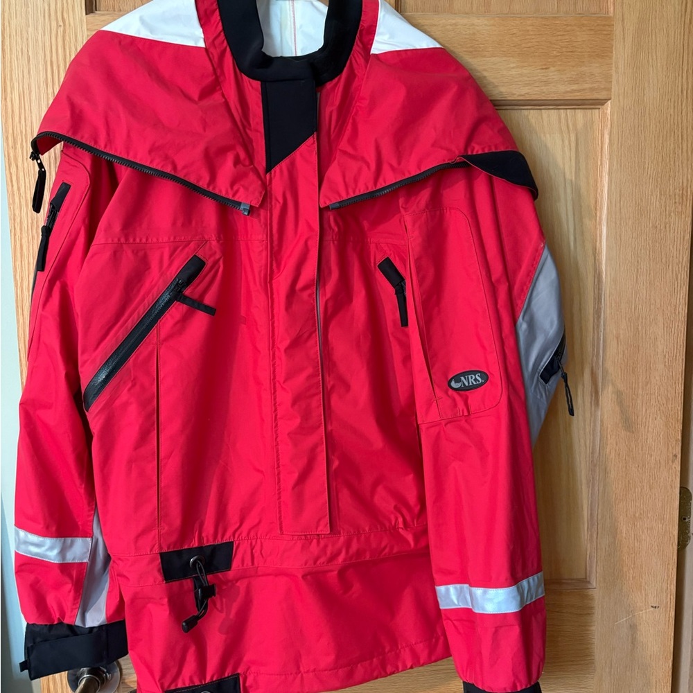 Red NRS Sea Tour Pullover Waterproof Jacket for kayaking (unisex, size L)